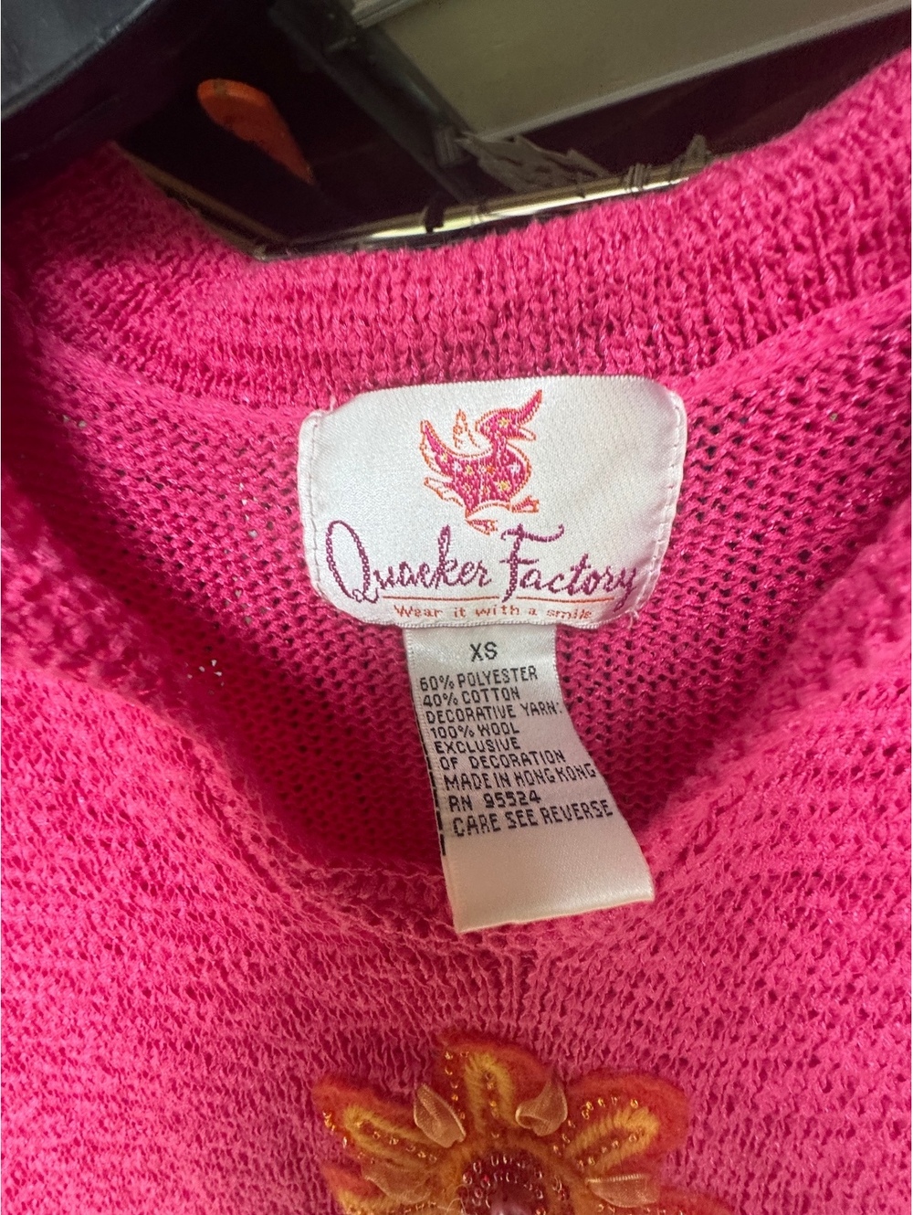 Quacker Factory Sz XS Pink POP-Art FUN Interesting Unusual Knit V-Neck Tunic Top - Picture 3 of 4